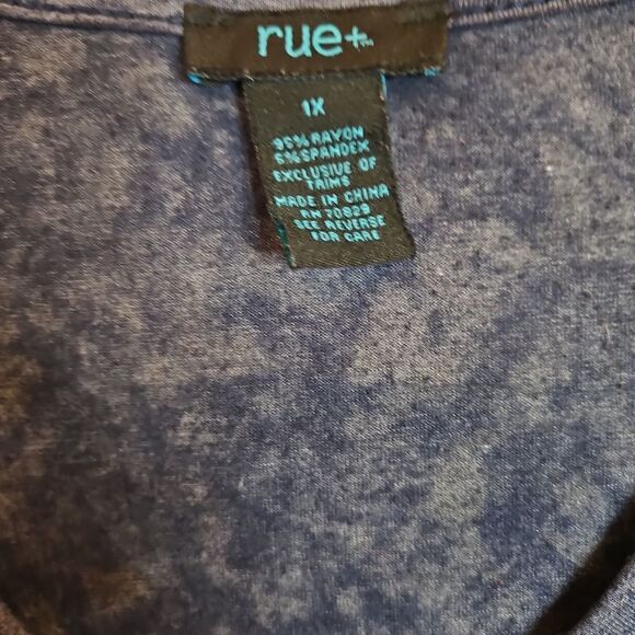 🌹Blue V Neck Tee Shirt sz 1X - Picture 3 of 6